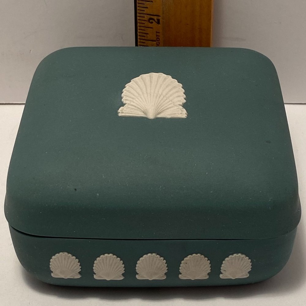Wedgwood Spruce Shell Box
